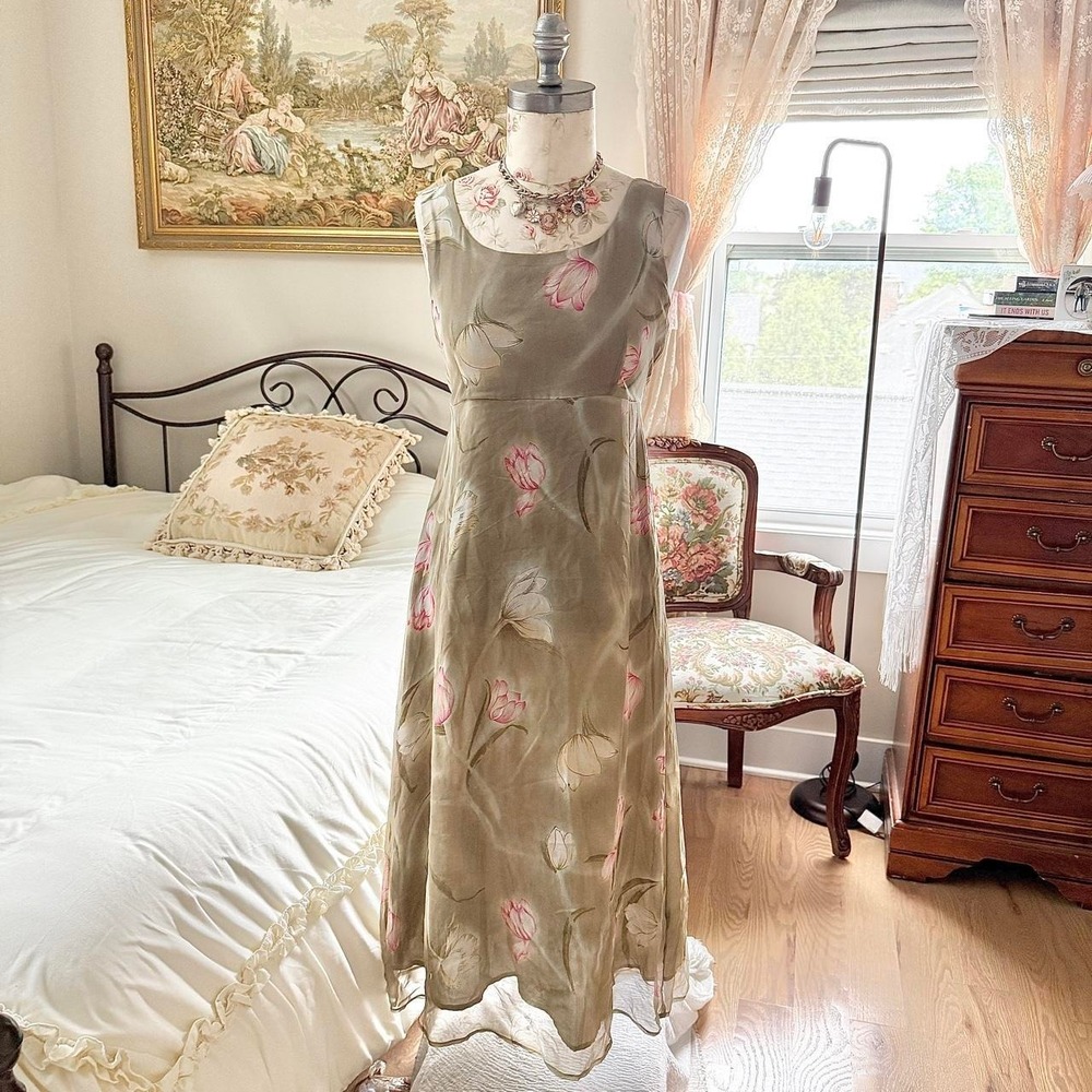 90s Robbie B 8 petite 100% silk sage green floral maxi dress